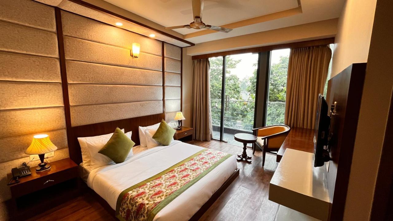 Ip Royal Hotel - New Delhi Exterior photo