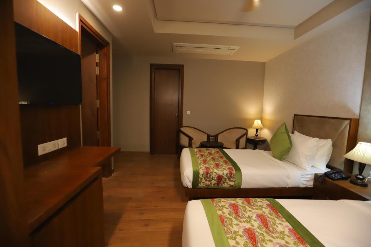 Ip Royal Hotel - New Delhi Exterior photo