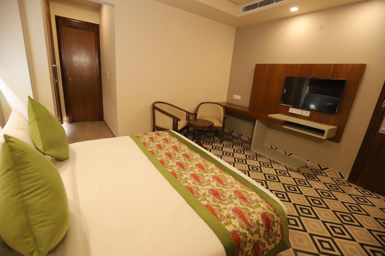Ip Royal Hotel - New Delhi Exterior photo