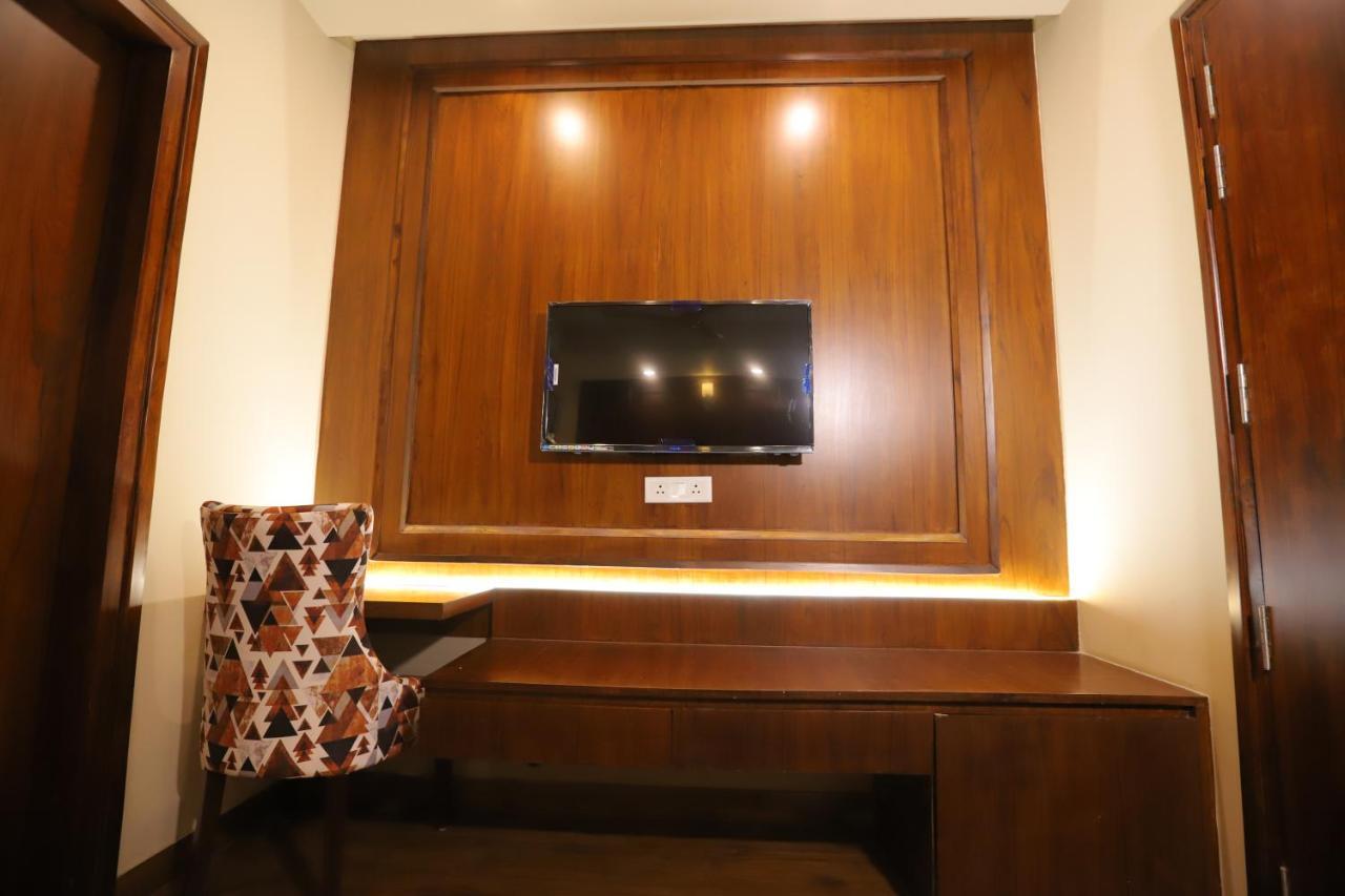 Ip Royal Hotel - New Delhi Exterior photo