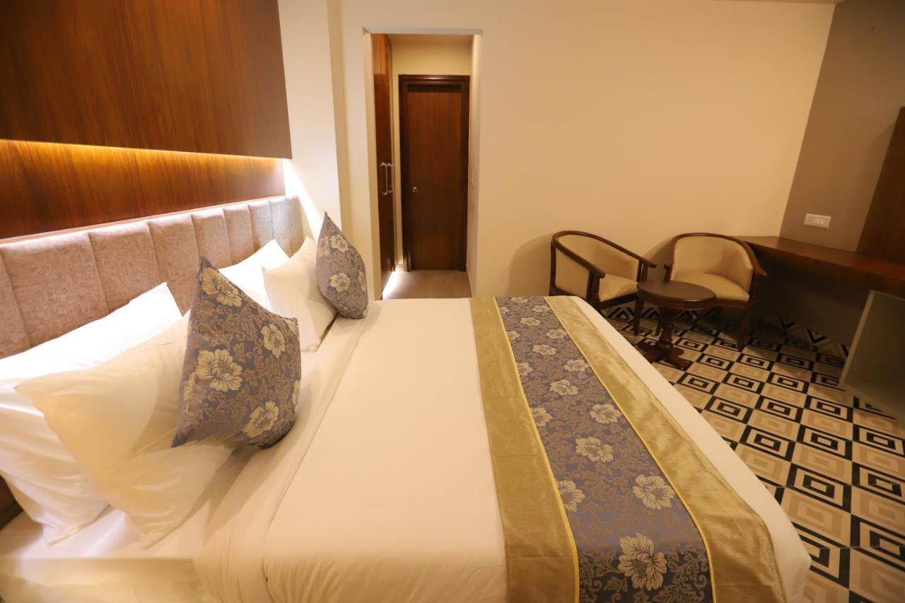 Ip Royal Hotel - New Delhi Exterior photo