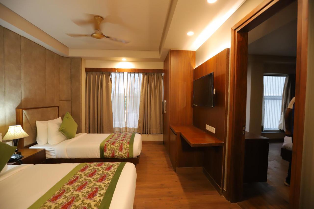 Ip Royal Hotel - New Delhi Exterior photo