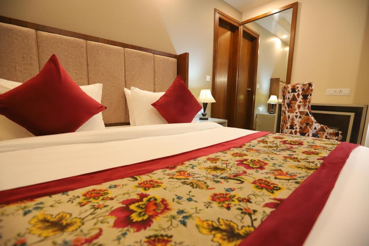 Ip Royal Hotel - New Delhi Exterior photo