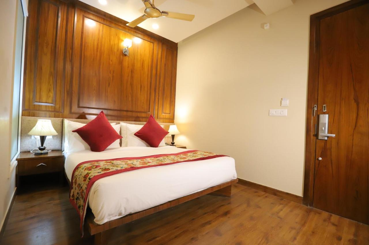 Ip Royal Hotel - New Delhi Exterior photo